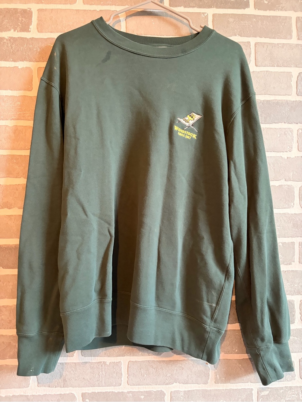 Uniqlo Men's Olive Green Crewneck Sweatshirt with Small Chest Patch